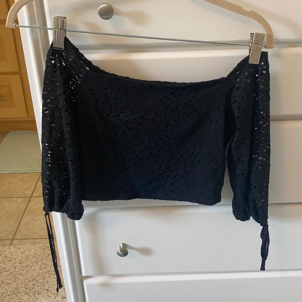 hollister lace crop top